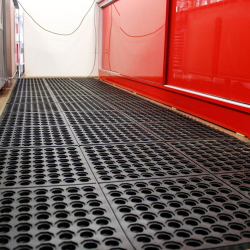 Agri-food mats Dalles antidérapantes aires de jeux - 78 - FATIGUE STEP Agri-food mats Dalles antidérapantes aires de jeux - 78 - FATIGUE STEP