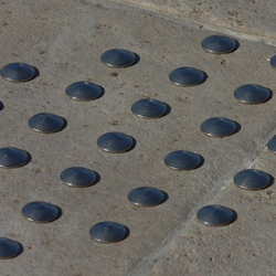 Clous podotactiles