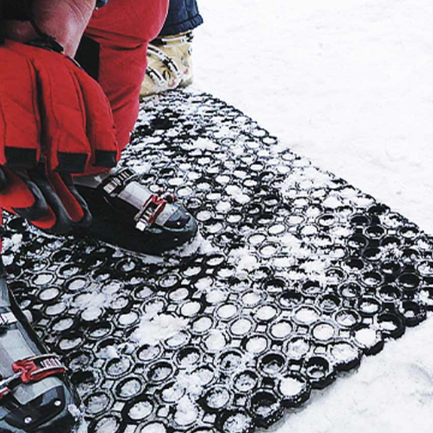 Caillebotis caoutchouc Caillebotis en caoutchouc pour stations de ski - 126 - BTB caillebotis nid d'abeille