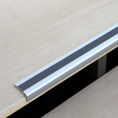 Profils de nez de marche en aluminium - Accessibilité ERP Profils de nez de marche en aluminium - Accessibilité ERP