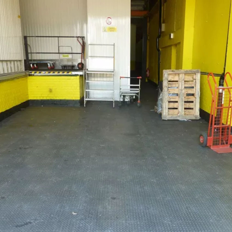 Tapis et revêtements de sols Dalle PVC Antidérapante Noir - 346.8 - Plastex Chex