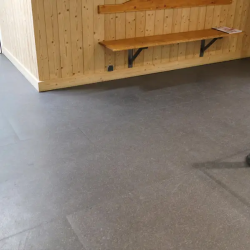 Tapis et revêtements de sols Dalle caoutchouc résistant pour vestiaire de patinoire 100×100cm - 0 - SOLIDSPORT