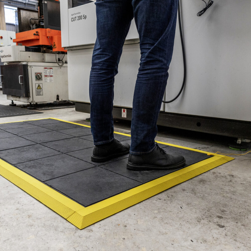 Tapis et revêtements de sols Dalle antifatigue pour environnements sensibles à l'électricité statique Noir - 0 - ST010001ESD