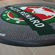 Tapis de sol personnalisé logo 3D | Pizza Renard