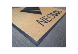 Comment un tapis d’entrée personnalisé améliore l’accueil client